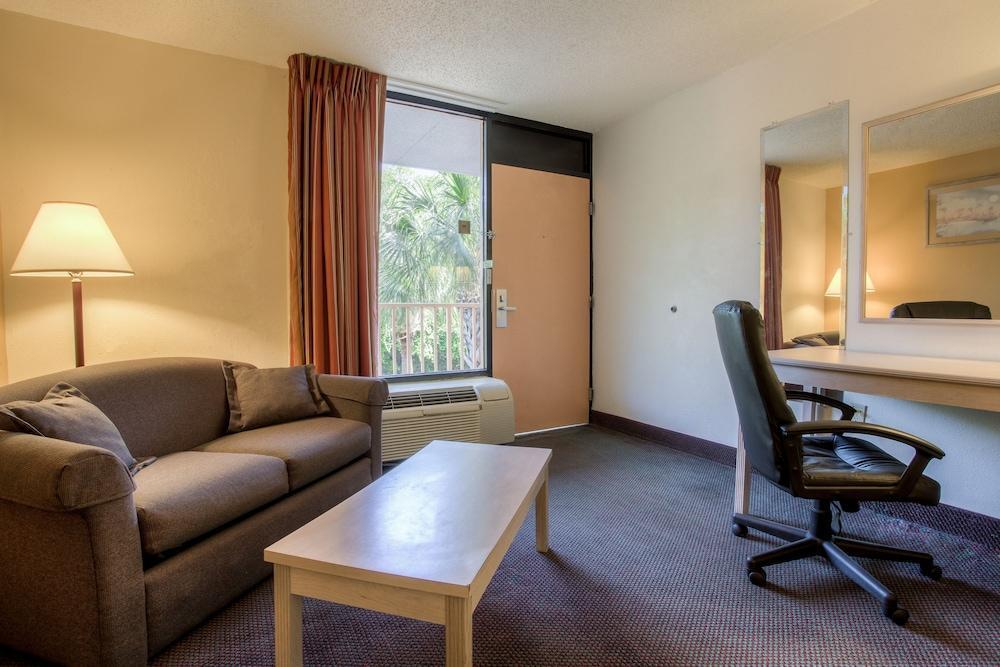 St. Augustine Beach Quality Inn & Suites St Augustine Beach Area מראה חיצוני תמונה