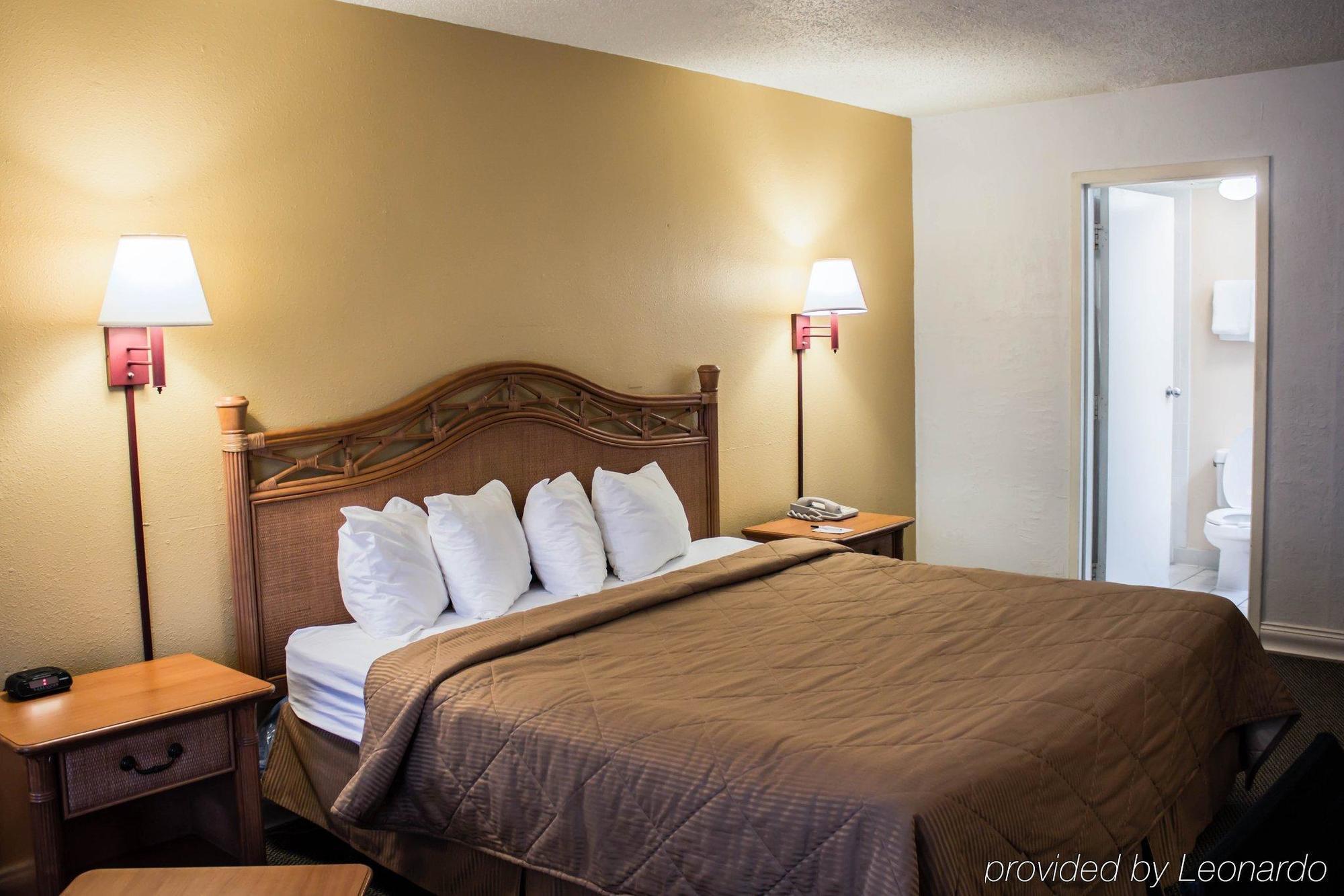 St. Augustine Beach Quality Inn & Suites St Augustine Beach Area מראה חיצוני תמונה